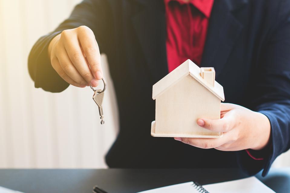 real estate agent in Nollamara